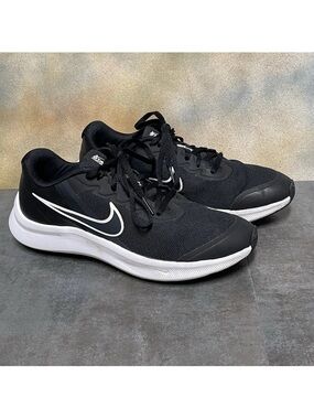 Nike Star Runner 3 Women's Black & White Sneakers Size 8.5M